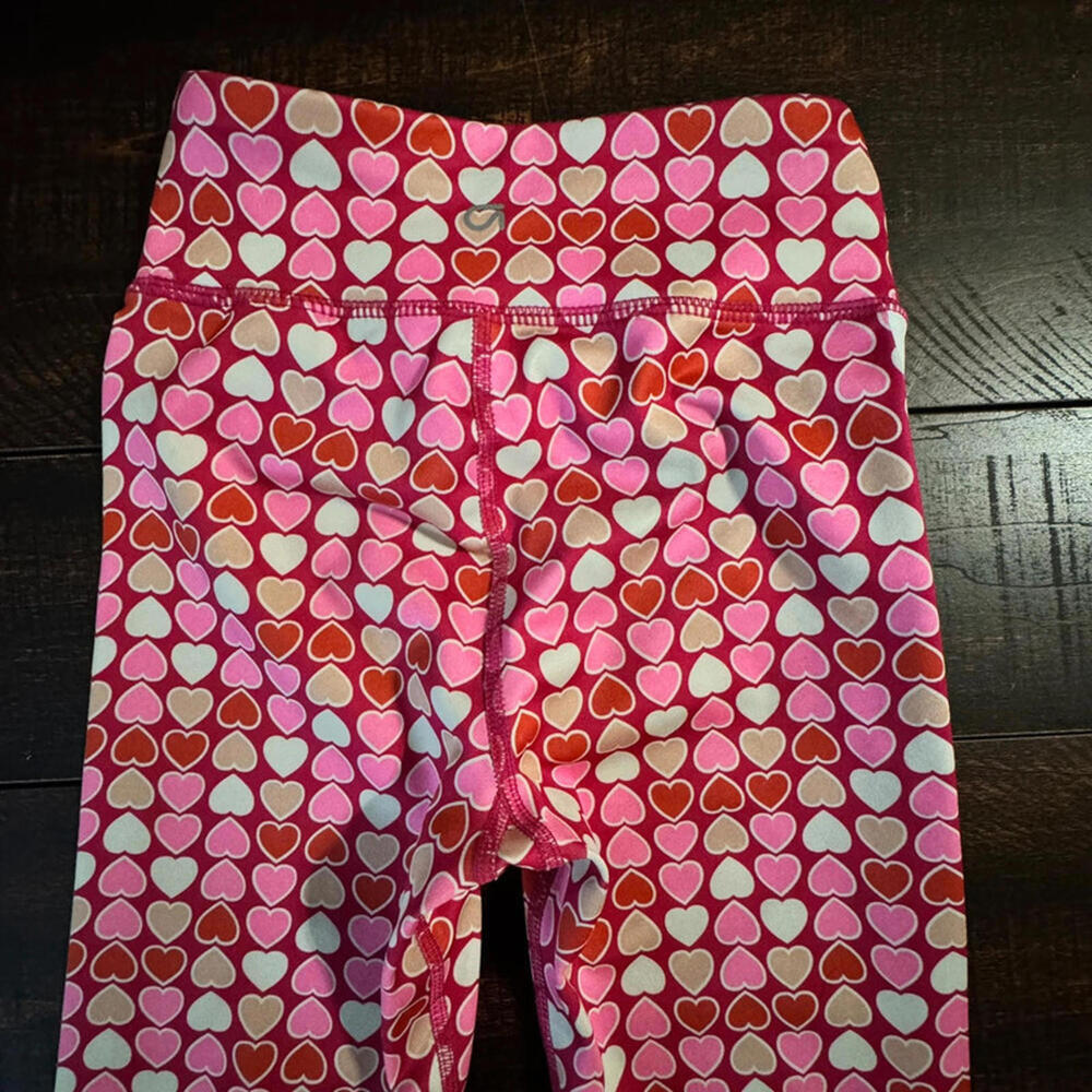 GapFit Hearts Crop Leggings Pink Red White Girls Size S 6 7 Activewear Sporty - Picture 5 of 9